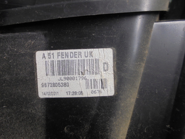3FJ4039 DO2)) シトロエン C3 ABA-A55F01 純正 テールランプ右　バレオ9673805380