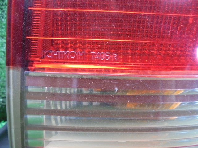 3FJ5088 FK3)) トヨタ クラウン JZS151 前期型 ロイヤルエクストラ 純正 テールライト右　　イチコ7405_画像2
