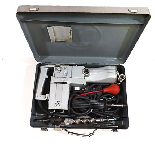 動作品★makita★ハンマードリル★ビット付き★ハツリ★斫り★電動工具★粉砕★解体★穴あけ★8700N★マキタ