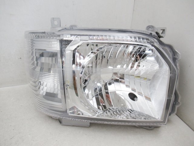 【即決有】 トヨタ ハイエース 4型 200系 純正 右 ヘッドライト ハロゲン KOITO 26-131 (n099934)