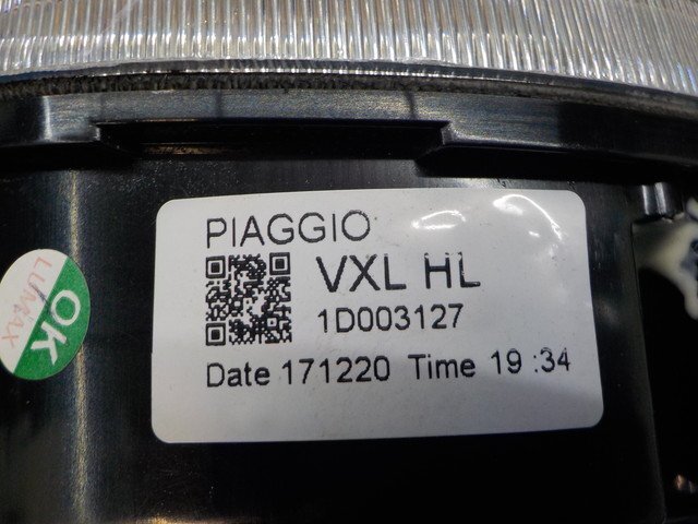 d321●○（7）PIAGGIO　VESPA系　ピアジオ?ベスパ　VXL　純正ヘッドライト　6-10/21（こ）