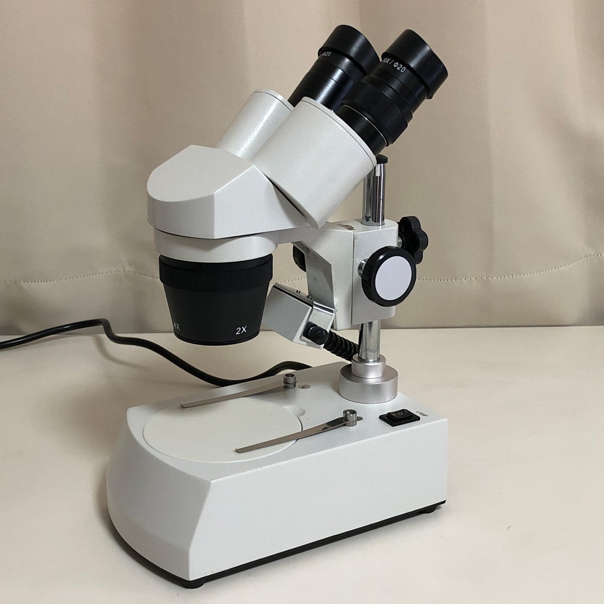 【最終在庫分出品 - 美品】変倍式双眼実体顕微鏡 落射透過照明架台 総合観察倍率20倍/40倍切替式
