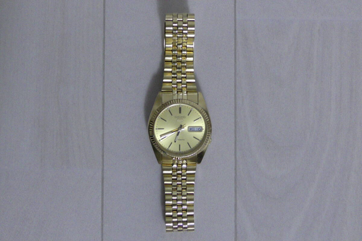 美品 送料無料 SEIKO セイコー 5 ファイブ 自動巻き 裏面 美品 送料無料 SEIKO セイコー 5 ファイブ 自動巻き 裏面
