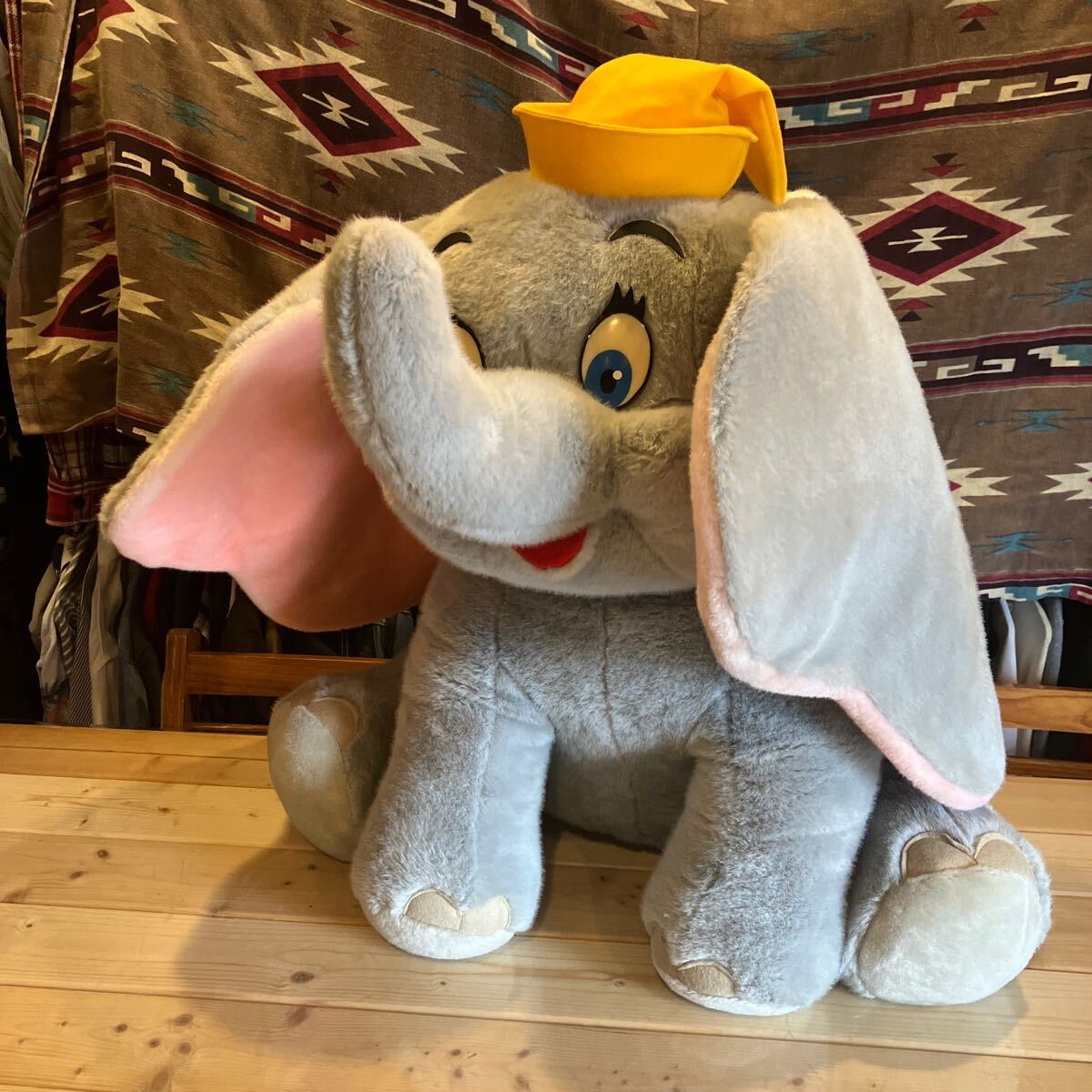 新品同様 Disneyland ディズニーランド ビッグ ジャンボ 特大 ダンボ ぬいぐるみ