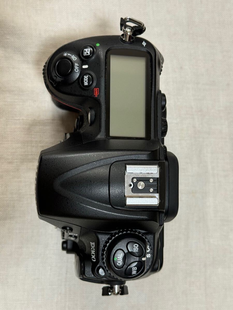 Nikon D300 出品はボディのみ (充電器とバッテリーは要相談 Nikon D300 出品はボディのみ (充電器とバッテリーは要相談