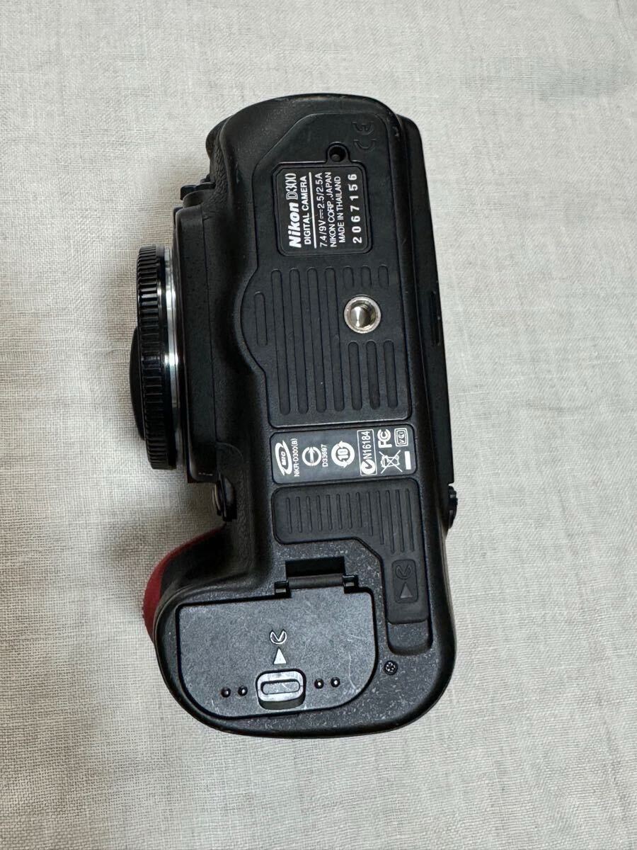Nikon D300 出品はボディのみ (充電器とバッテリーは要相談 Nikon D300 出品はボディのみ (充電器とバッテリーは要相談
