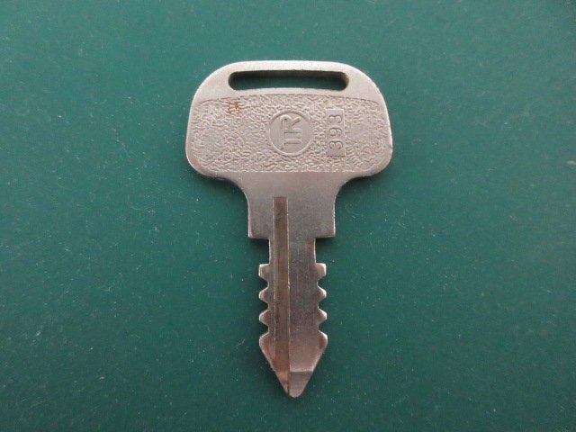 〇 宮城 白石蔵王店 ① カギ クボタ コンバイン SR25付屬 鍵 合鍵 スペア パーツ エンジン 始動 キー 予備 農(nóng)業(yè)機械 東北 中古品