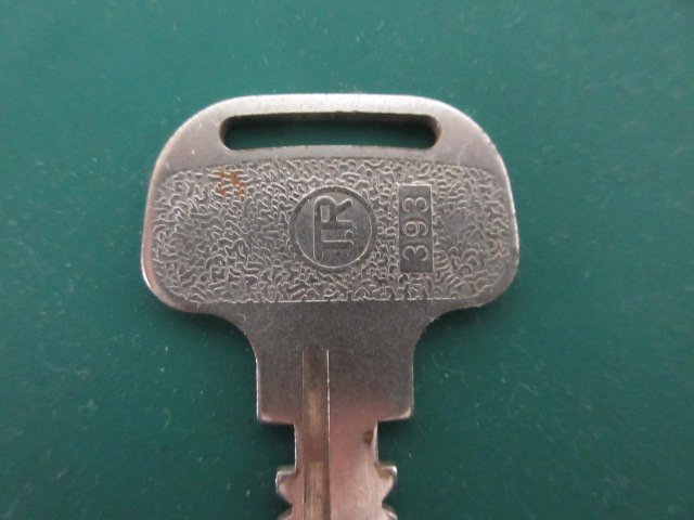 〇 宮城 白石蔵王店 ① カギ クボタ コンバイン SR25付屬 鍵 合鍵 スペア パーツ エンジン 始動 キー 予備 農(nóng)業(yè)機械 東北 中古品
