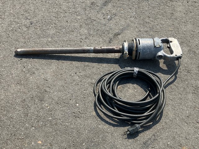 岐阜☆ コンクリートバイブレータ 100V 作業幅 約480㎜ 工具 岐阜☆ コンクリートバイブレータ 100V 作業幅 約480㎜ 工具