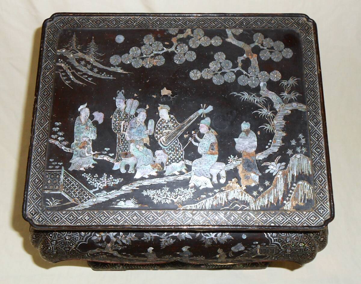 時代 琉球漆器? 中国漆器? 螺鈿細工 高卓 高さ約48.5cm 賢人 時代 琉球漆器? 中国漆器? 螺鈿細工 高卓 高さ約48.5cm 賢人