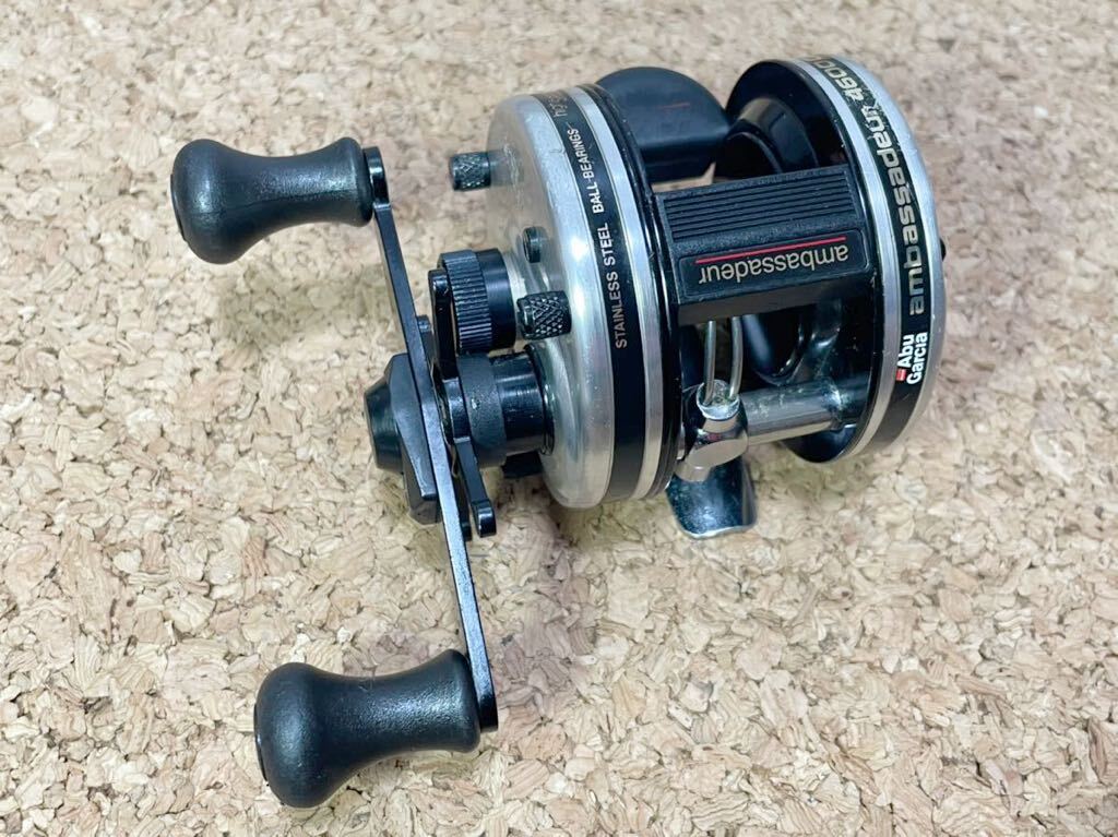 ★即決！稀少 オールド アブ アンバサダー 4600ＣB シルバー 美品！ NO.85-2 89-90 機関好調 ABU Ambassadeur ★