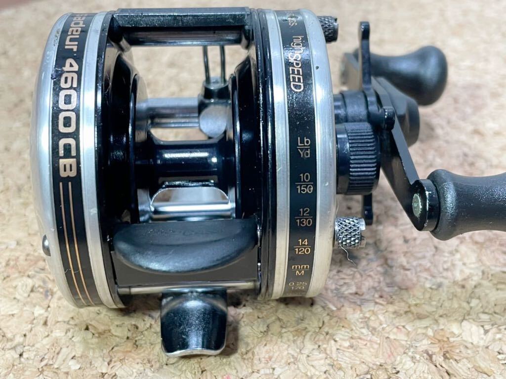 ★即決B！稀少 オールド アブ アンバサダー 4600ＣB シルバー 中古良品！ NO.85-2 89-90 機関好調 ABU Ambassadeur ★