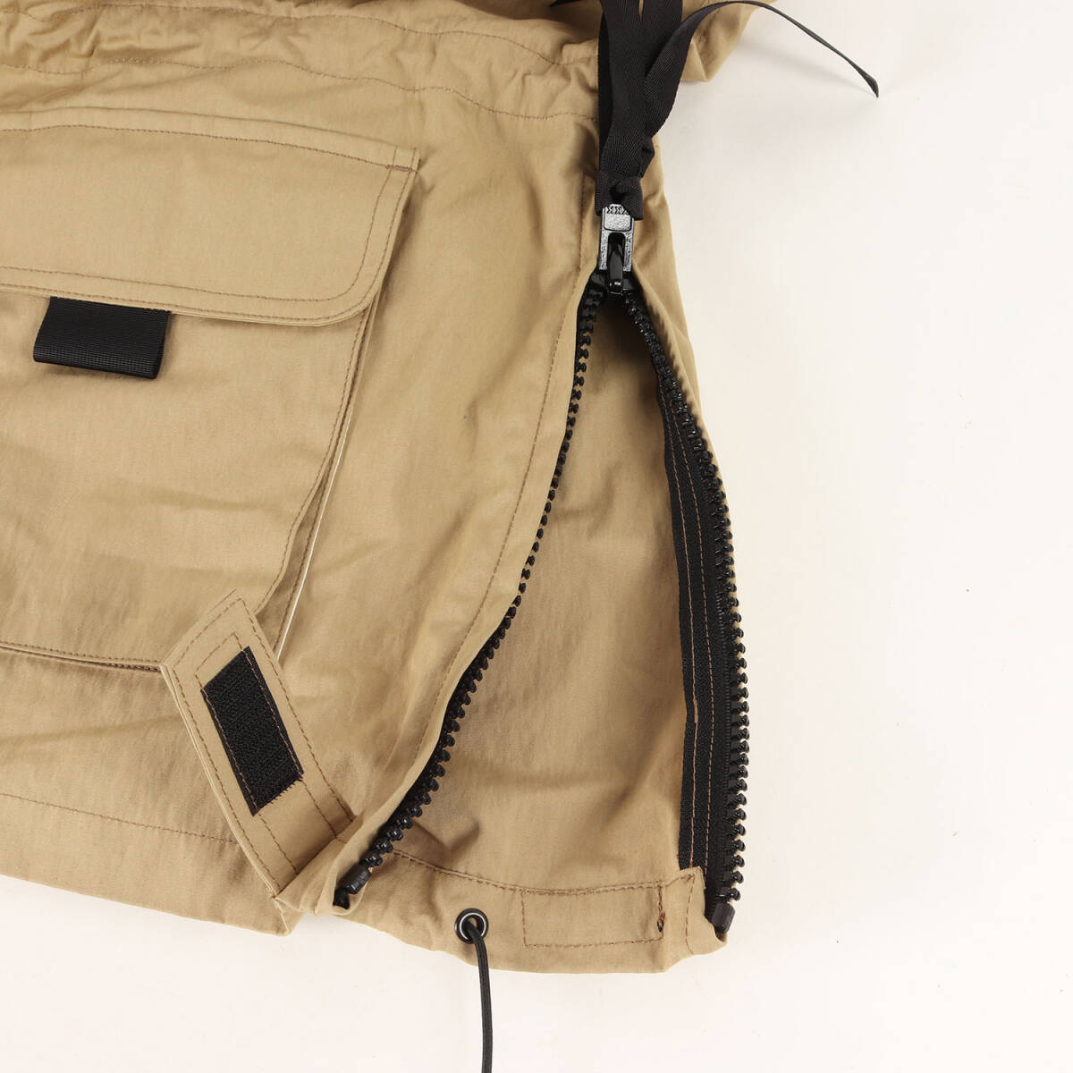 JUNYA WATANABE MAN COMME des GARCONS ジャケット サイズ:S 24SS サイドスリット ダブルジップ サテン マウンテン パーカー ベージュ