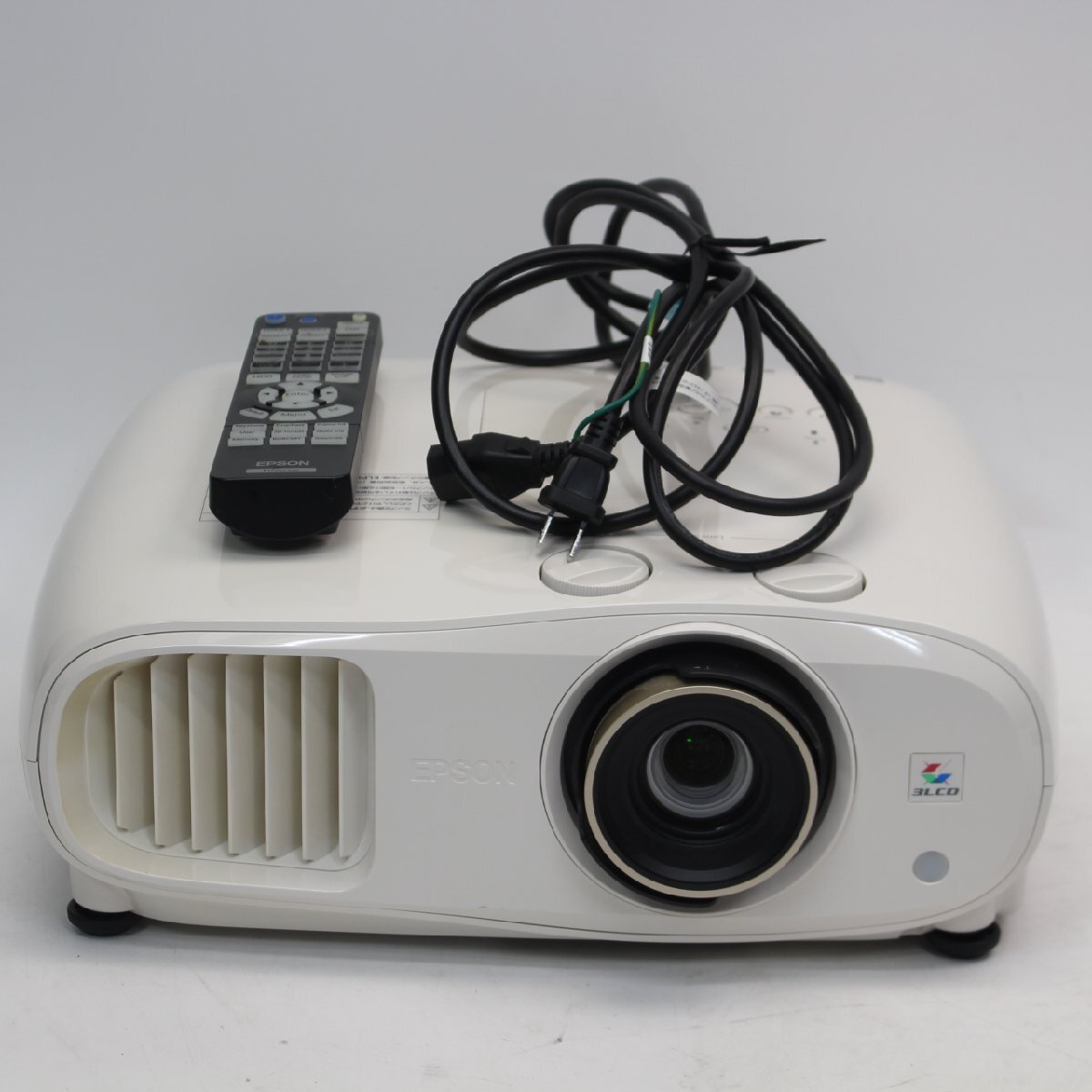 Panasonic 得意げ PT-DW640S ☆6000ルーメン HDMI対応可能 2画面 Panasonic 得意げ PT-DW640S ☆6000ルーメン HDMI対応可能 2画面