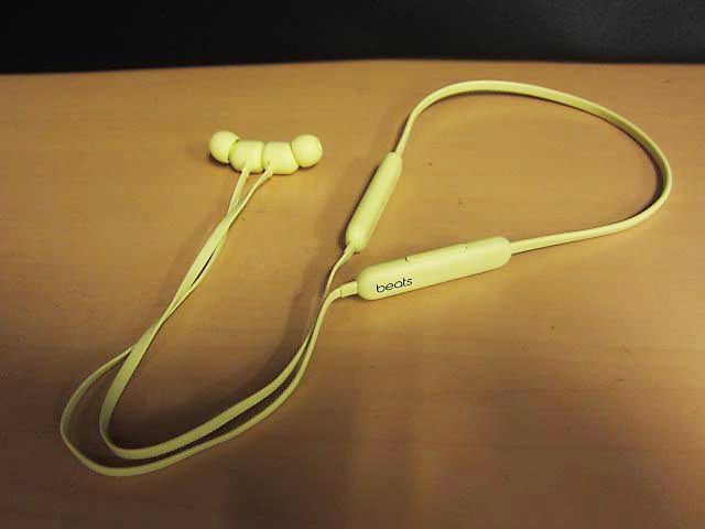 Beats Flex Bluetooth イヤホン A2295 イヤフォン 【Z】