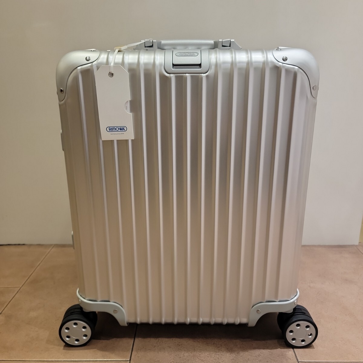 Bibian 比比昂- 新品未使用リモワ45L 希少廃盤旧型4輪トパーズ Bibian 比比昂- 新品未使用リモワ45L 希少廃盤旧型4輪トパーズ