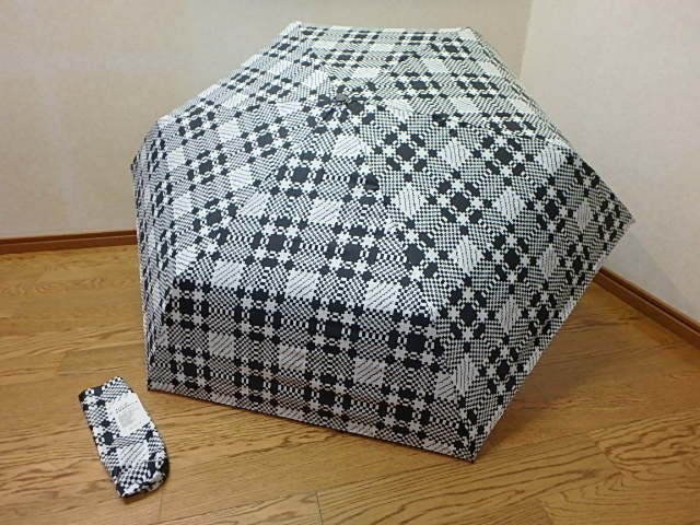 n410k　assa　折りたたみ傘　晴雨兼用傘　a.s.s.a　UV and RAIN　雨傘　日傘　白/黒　レディース　女性用　中古　(24-0920-1)