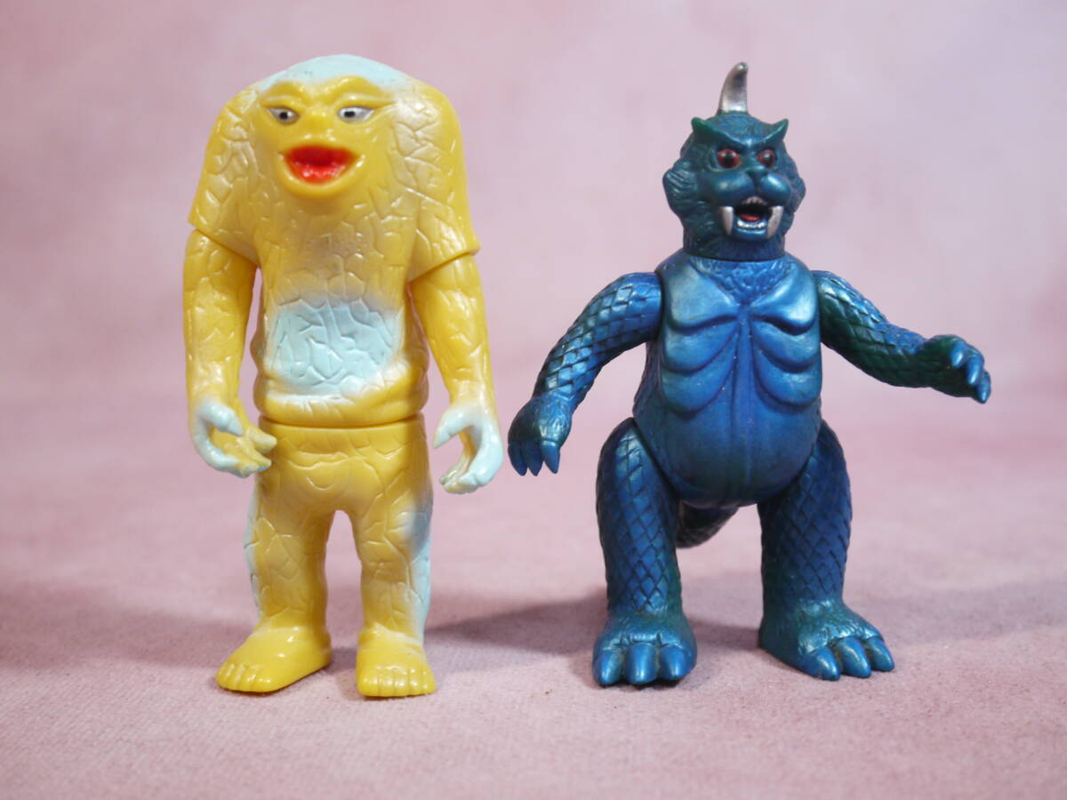 真ブルマァク魂　ジャミラ　ゴメス　ミニソフビ　バンダイ　全高9センチ　