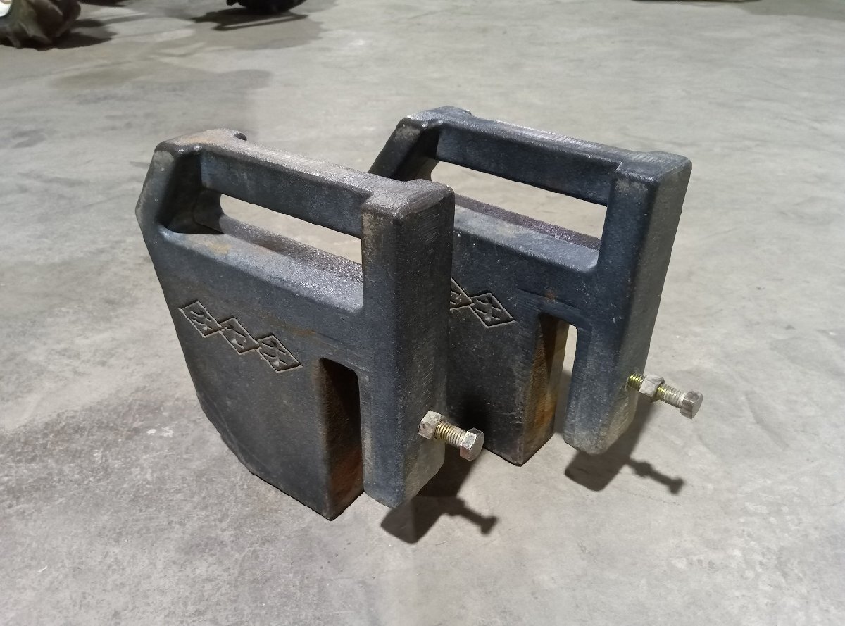 イセキ トラクター用 中古ウエイト 2個セット おもり (クボタ イセキ トラクター用 中古ウエイト 2個セット おもり (クボタ