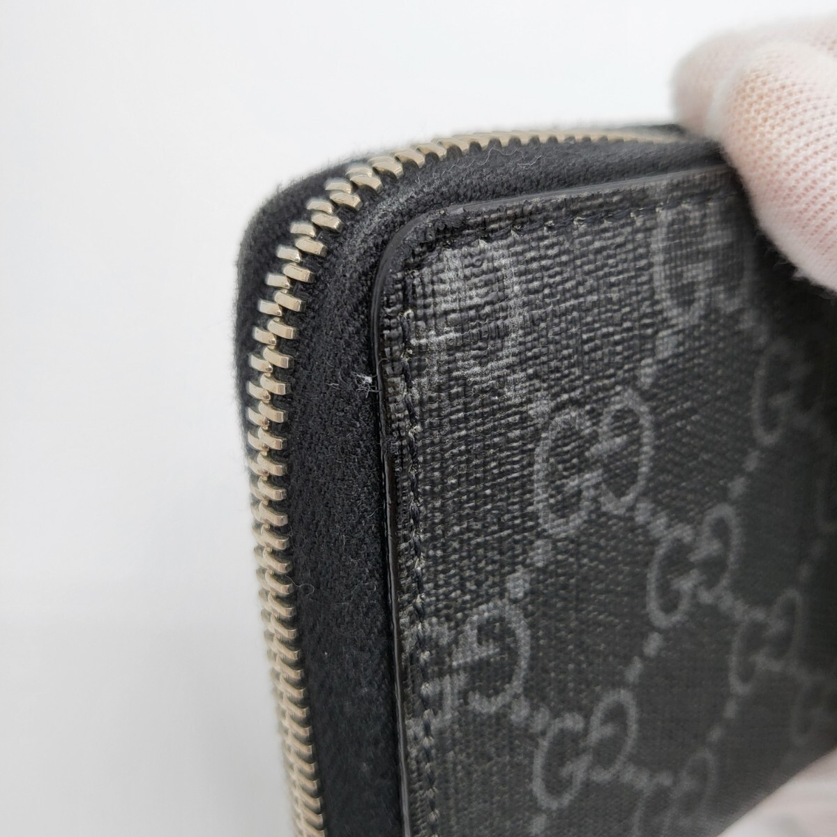 GUCCI グッチ キングスネーク ヘビ 蛇 ラウンドファスナー 長 GUCCI グッチ キングスネーク ヘビ 蛇 ラウンドファスナー 長