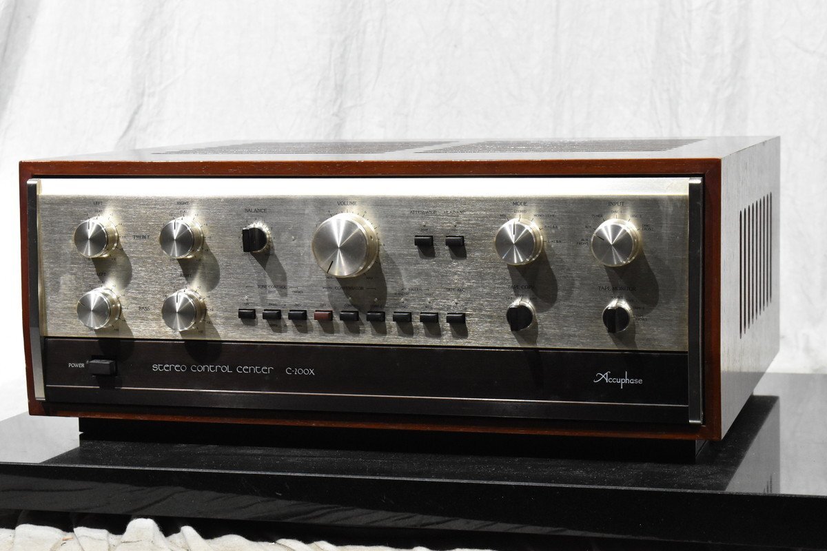 Accuphase アキュフェーズ コントロールアンプ C-200X