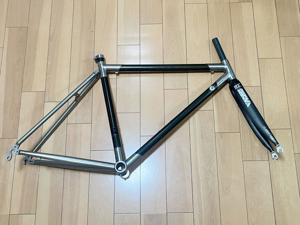 Yahoo!オークション - TIG OZ-T012 チタン×カーボン 650C Yahoo!オークション - TIG OZ-T012 チタン×カーボン 650C