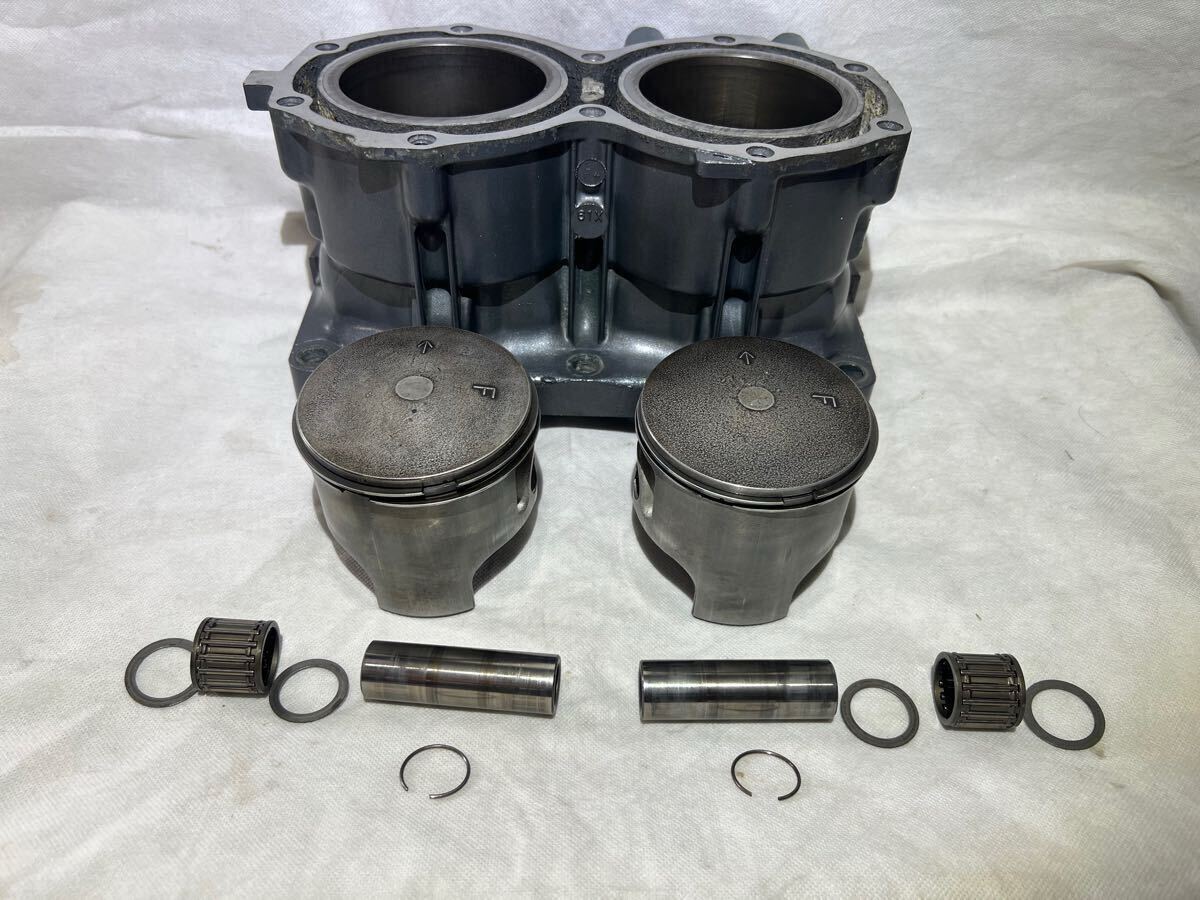 ヤマハ 700TZ 61X 純正 シリンダー ピストン エンジン 中古 美品 ヤマハ 700TZ 61X 純正 シリンダー ピストン エンジン 中古 美品