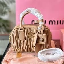 MIUMIU ショルダーバッグ アルカディ マテラッセレザー バッグ MIUMIU ショルダーバッグ アルカディ マテラッセレザー バッグ