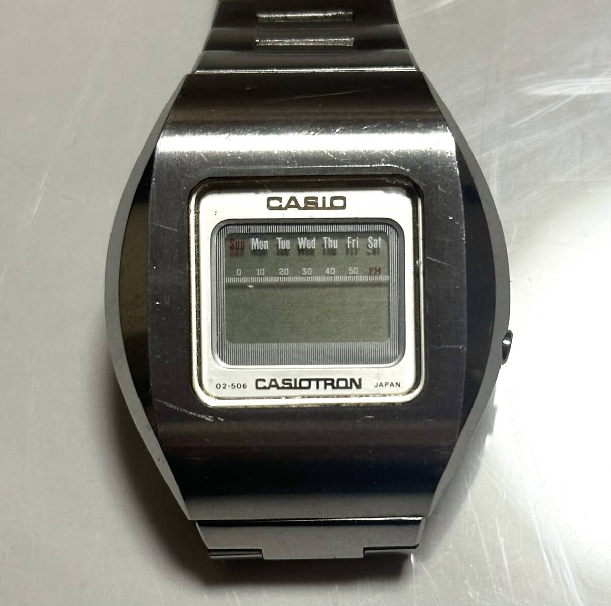 当社初の腕時計「カシオトロン」を復刻した限定ウオッチ | CASIO 当社初の腕時計「カシオトロン」を復刻した限定ウオッチ | CASIO