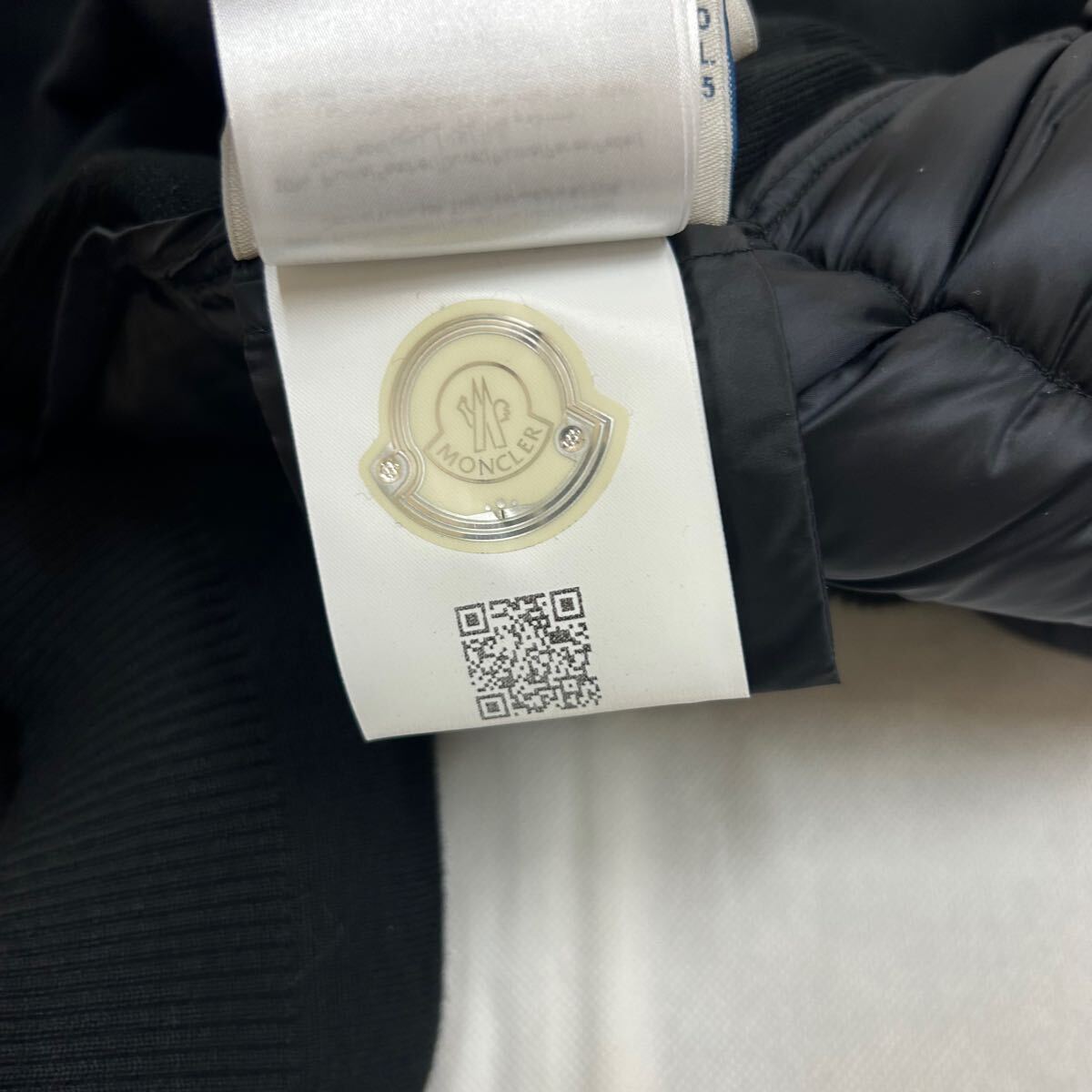 極美品】【レア】 MONCLER モンクレールハイブリッドダウン 極美品】【レア】 MONCLER モンクレールハイブリッドダウン