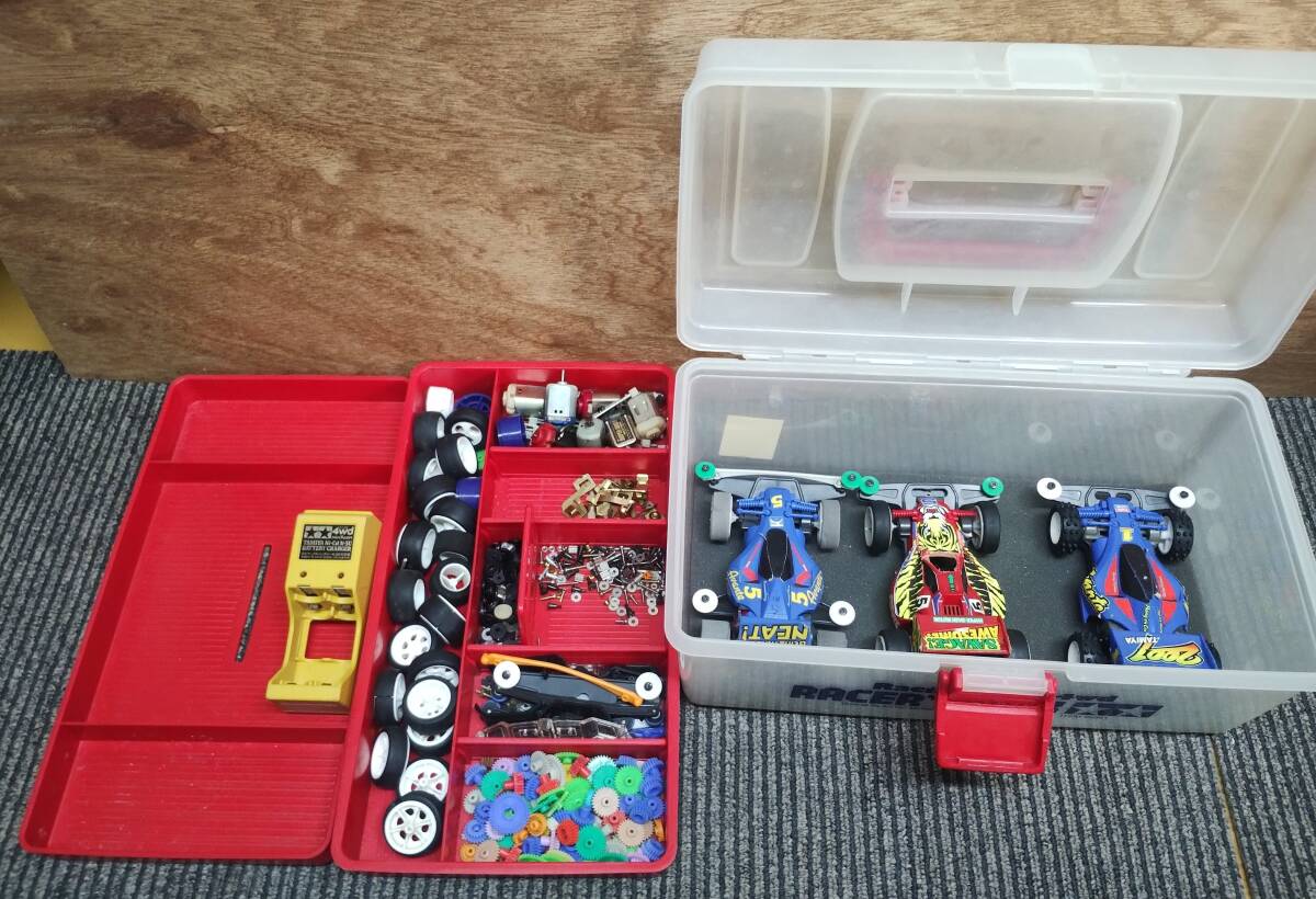 TAMIYA　タミヤ　ミニ四駆　パーツ　充電器　ケース　まとめて　セット　動作未確認　現状品　当時物　レトロ　部品取り