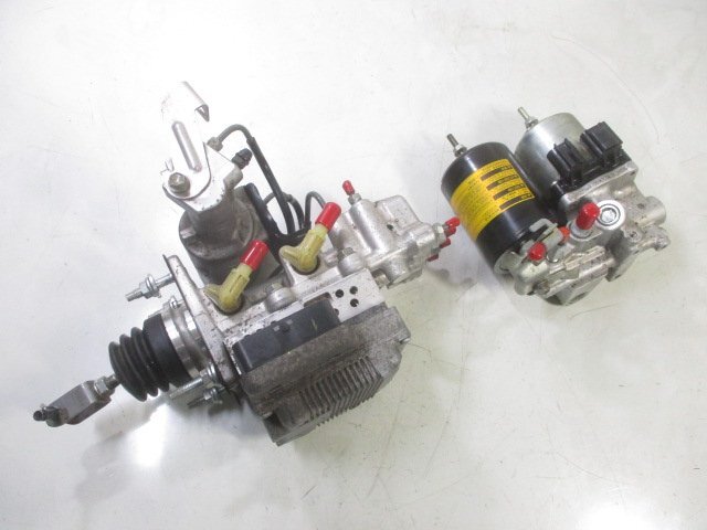プリウス ZVW30 純正 ABSアクチュエーター ブースター ポンプ 47270-47030/47070-47050 ジャンク品