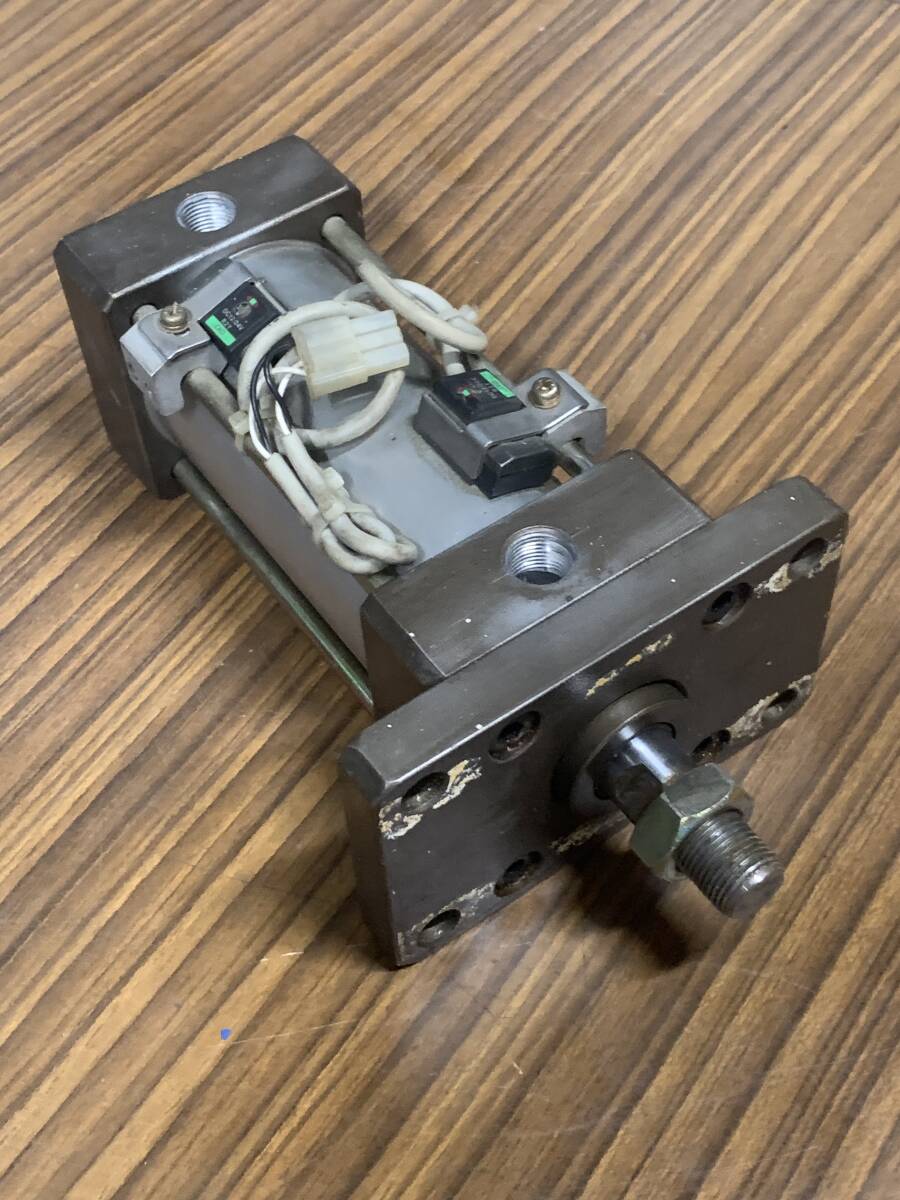 CKD SCA2-00-63B-75 エアシリンダー