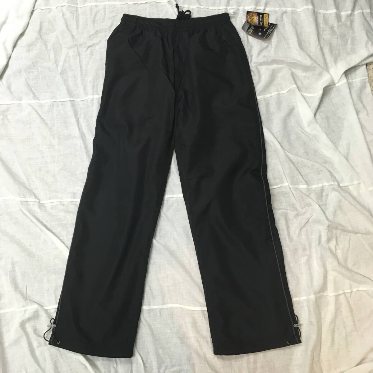 新品 タグ付き 男性用　LLサイズ ☆前ファスナー付き☆ 裏フリース ウィンドブレーカーパンツ 暖パン 黒ブラック