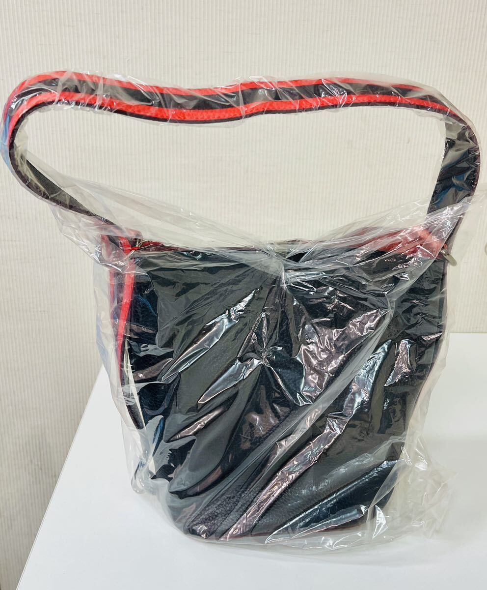新品 YOUK SHIM WON ユクシムウォン ショルダーバッグ シック 新品 YOUK SHIM WON ユクシムウォン ショルダーバッグ シック