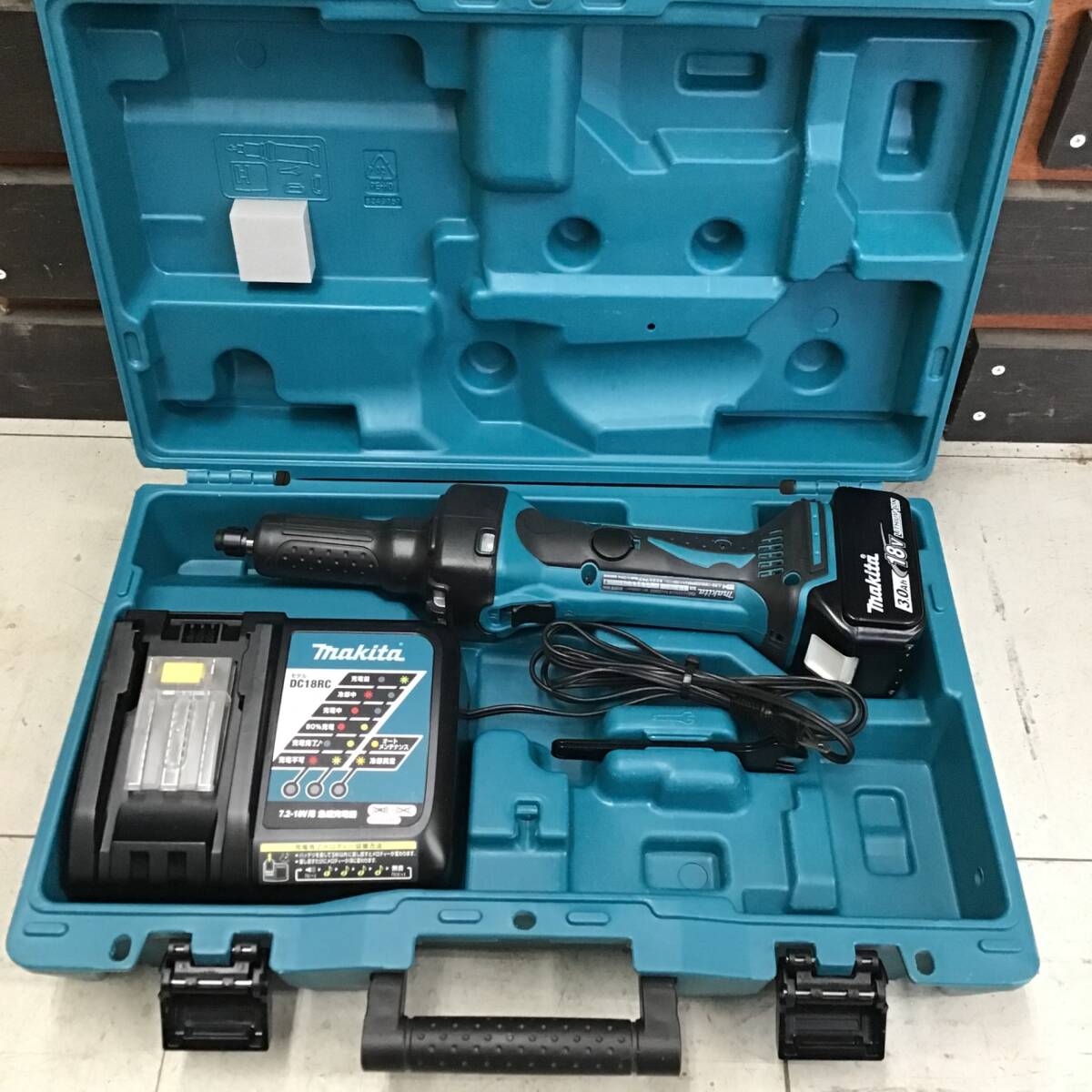 【中古品】 マキタ/makita コードレスハンドグラインダ GD800DRF ■送料無料・代引き・店頭受取対応■