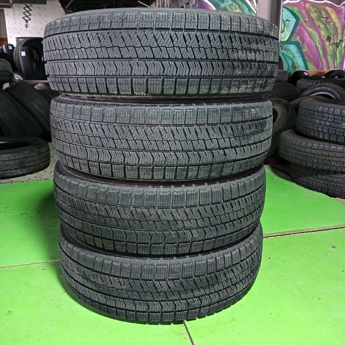 管理番号：C10-3-4●【送料無料！4本セット】185/65R15 88Q BRIDGESTONE BLIZZAK VRX2 2022年製/山あり/冬タイヤ/適格請求書発行可能
