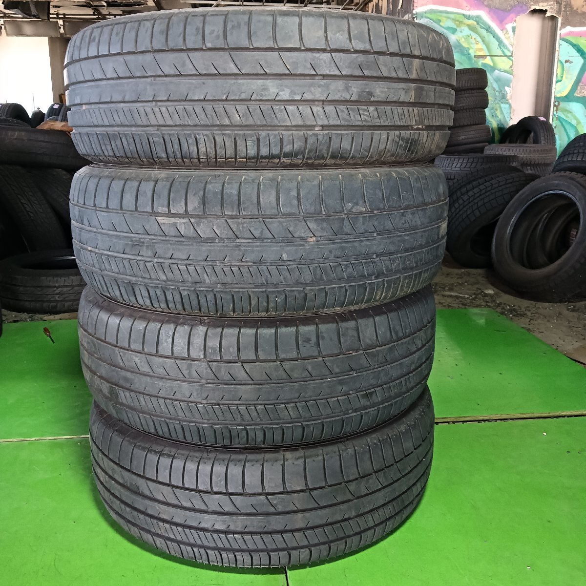 管理番號：C10-17-2●【送料無料！4本セット】205/60R16 92V GOODYEAR EfficientGrip RVF02 2021年制/山あり/夏タイヤ/適格請求書発行可能