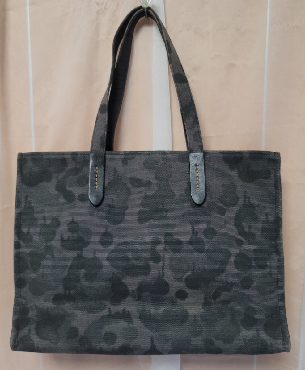 COACH】コーチ トートバッグ レキシー 恐竜 カモフラージュ COACH】コーチ トートバッグ レキシー 恐竜 カモフラージュ