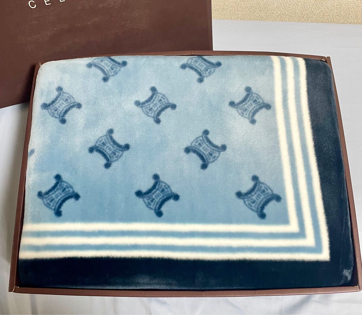 未使用 CELINE セリーヌ アクリルニューマイヤー毛布 ブルー 未使用 CELINE セリーヌ アクリルニューマイヤー毛布 ブルー