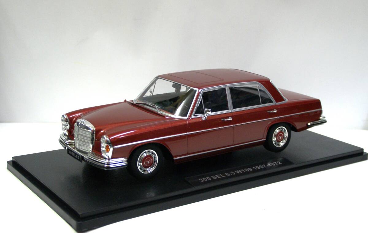 【KKスケール】1/18 メルセデスベンツ S-クラス 300SEL (W109) 1972年 メタリックレッド(商品№ KKDC181215 )ダイキャスト製のミニカー