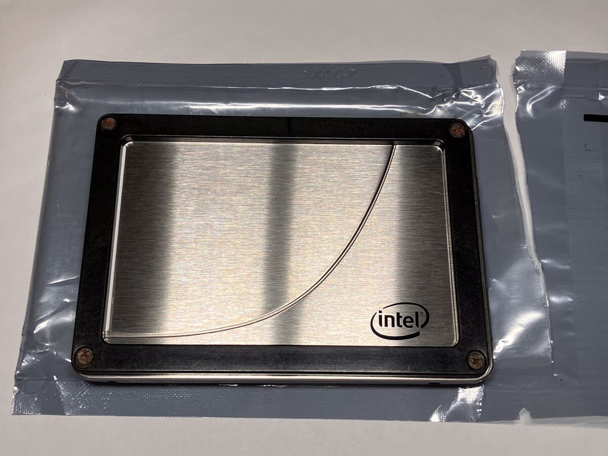 Intel インテル 2.5インチ SATA SSD 240GB 535 Series SSDSC2BW240H601 Intel インテル 2.5インチ SATA SSD 240GB 535 Series SSDSC2BW240H601