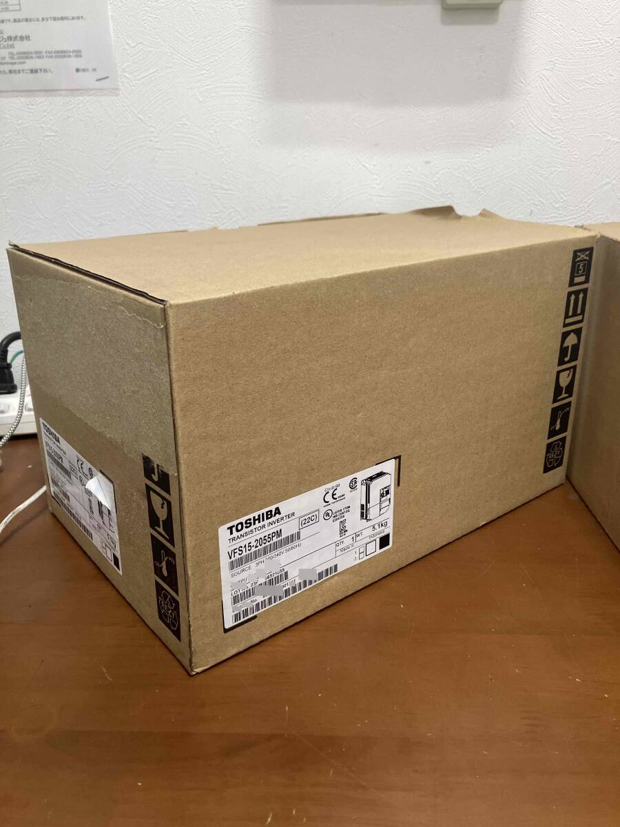 未使用品 TOSHIBA 東芝 インバータ VFS15-2055PM 三相200V入力インバ－タ 適用モータ出力5.5kW ①