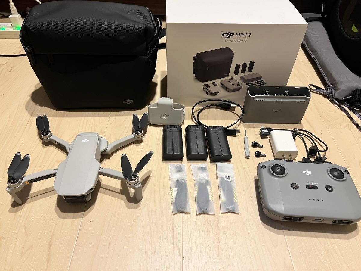 Yahoo!オークション - DJI MINI2 FLY MORE COMBO ドローン Yahoo!オークション - DJI MINI2 FLY MORE COMBO ドローン