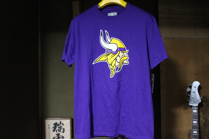 高質 新品・未使用品】ミネソタ・バイキングス ジャスティン WR#18 Tシャツ