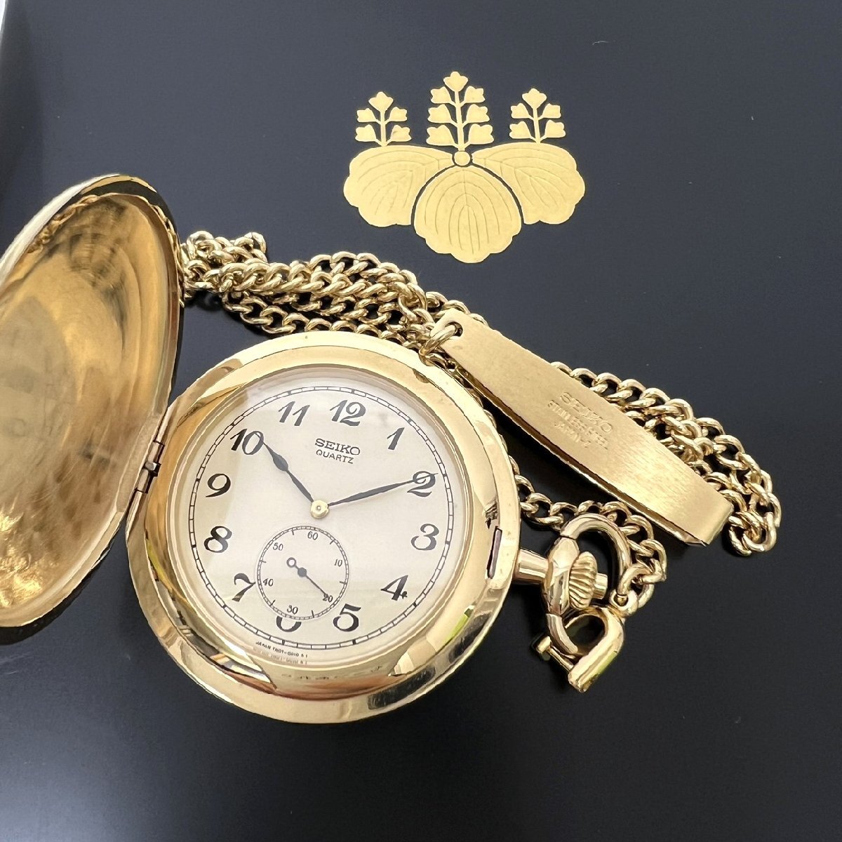 【86】 1円～ 長期保管品 SEIKO セイコー 懐中時計 スモセコ クォーツ ゴールド カラー 内閣総理大臣 贈呈 記念品 ウォッチ 未使用 不動品