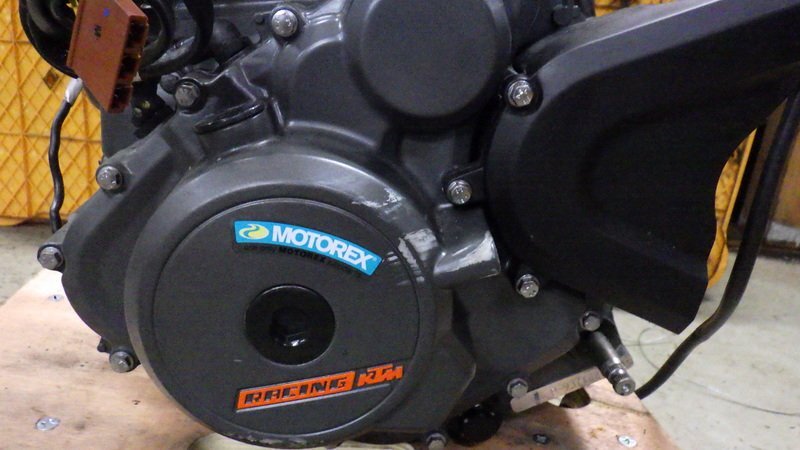 RGA-273A KTM 250 Duke оригинальный двигатель компрессия измерение завершено Sagawa 170 размер оплата доставки при получении VBKJPE402PC004 поиск KTM DUKE