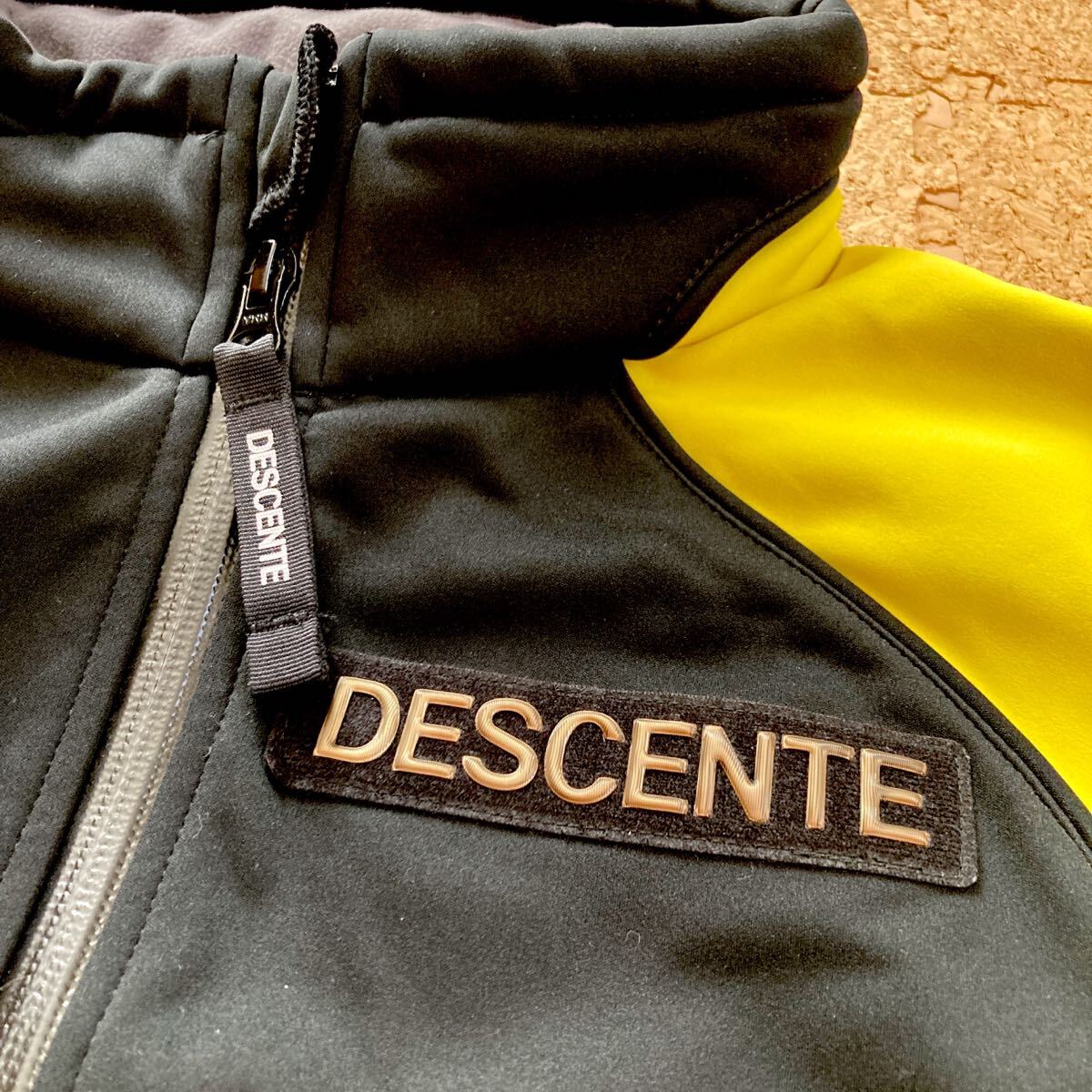 未使用】デサント DESCENTE ミッドレイヤー ミドラー ジャケット 未使用】デサント DESCENTE ミッドレイヤー ミドラー ジャケット