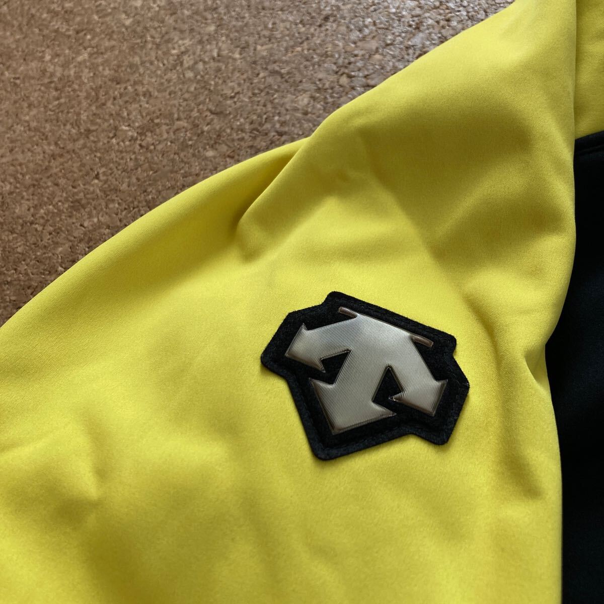 未使用】デサント DESCENTE ミッドレイヤー ミドラー ジャケット 未使用】デサント DESCENTE ミッドレイヤー ミドラー ジャケット