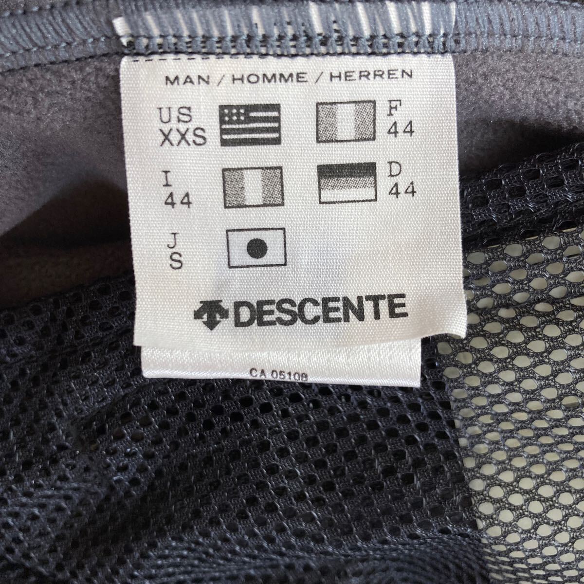 未使用】デサント DESCENTE ミッドレイヤー ミドラー ジャケット 未使用】デサント DESCENTE ミッドレイヤー ミドラー ジャケット